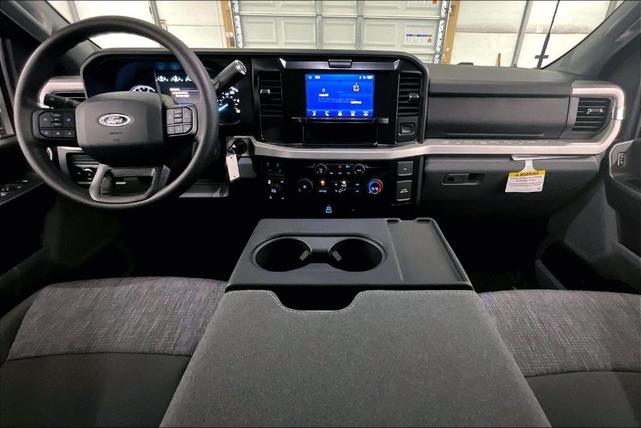 Photo of 2025 Oxford White Ford F-350
