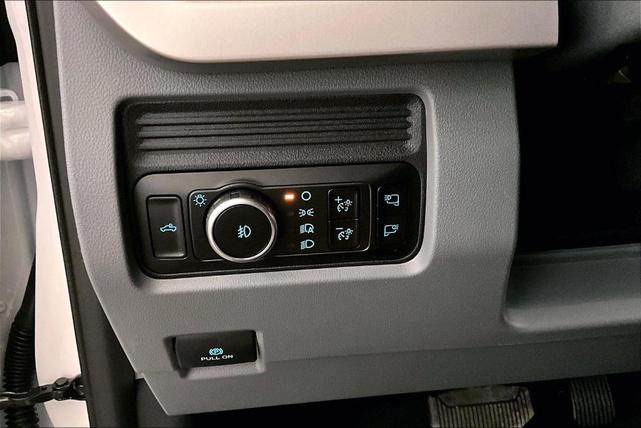 Photo of 2025 Oxford White Ford F-350