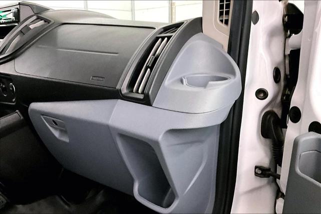 Photo of 2018 Oxford White Ford Transit-250