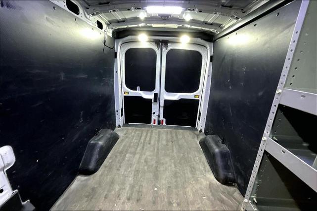 Photo of 2018 Oxford White Ford Transit-250