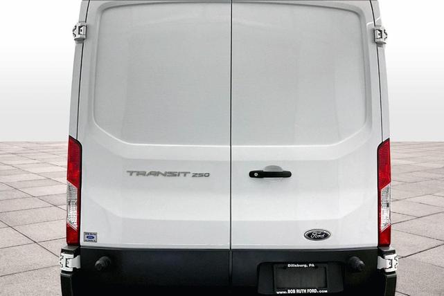 Photo of 2018 Oxford White Ford Transit-250