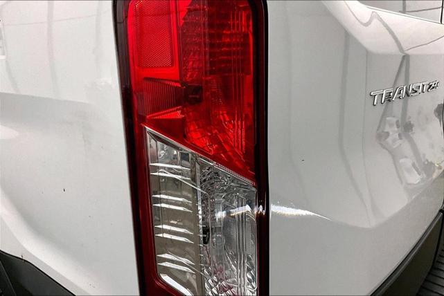 Photo of 2018 Oxford White Ford Transit-250