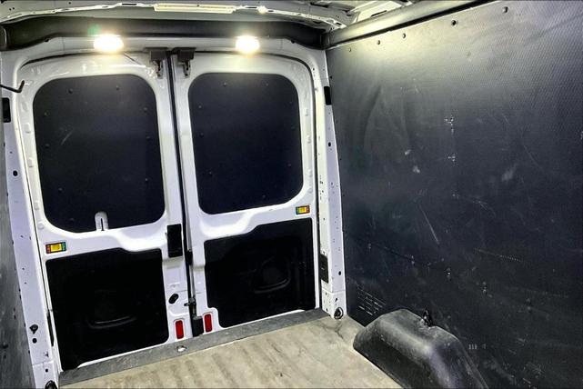 Photo of 2018 Oxford White Ford Transit-250