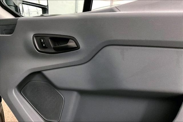 Photo of 2018 Oxford White Ford Transit-250