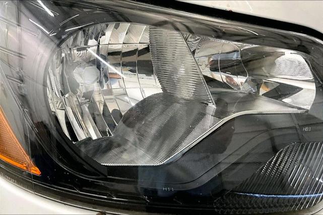 Photo of 2018 Oxford White Ford Transit-250