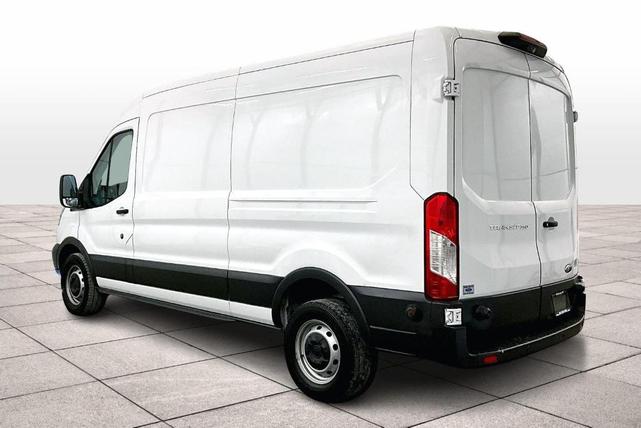 Photo of 2018 Oxford White Ford Transit-250