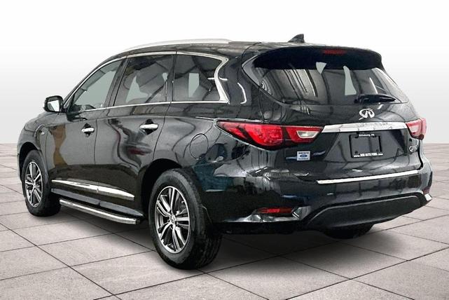 Photo of 2017 Black INFINITI QX60