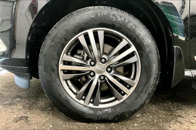 Photo of 2017 Black INFINITI QX60