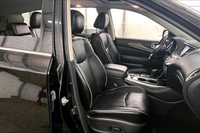 Photo of 2017 Black INFINITI QX60