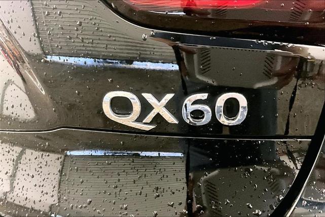 Photo of 2017 Black INFINITI QX60