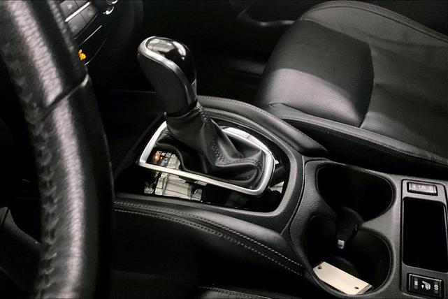 Photo of 2018 Caspian Blue Nissan Rogue