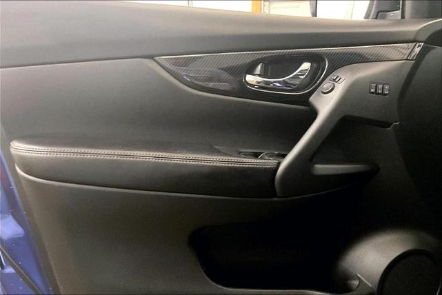 Photo of 2018 Caspian Blue Nissan Rogue