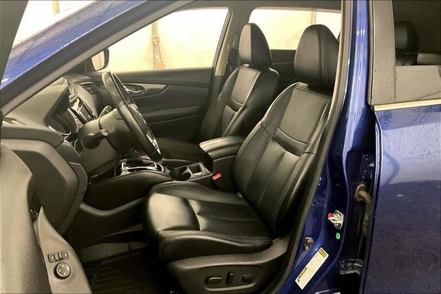 Photo of 2018 Caspian Blue Nissan Rogue