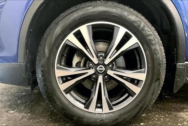 Photo of 2018 Caspian Blue Nissan Rogue