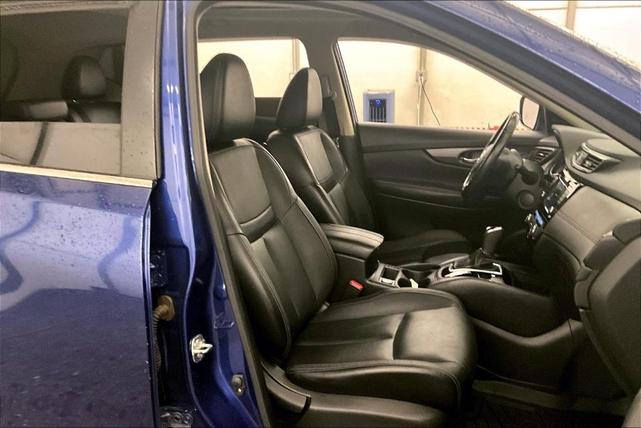Photo of 2018 Caspian Blue Nissan Rogue