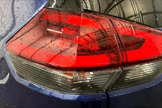 Photo of 2018 Caspian Blue Nissan Rogue