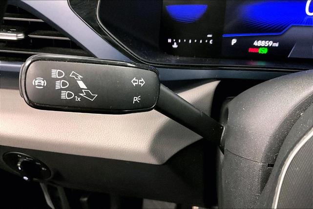 Photo of 2023 Pure White Volkswagen Taos