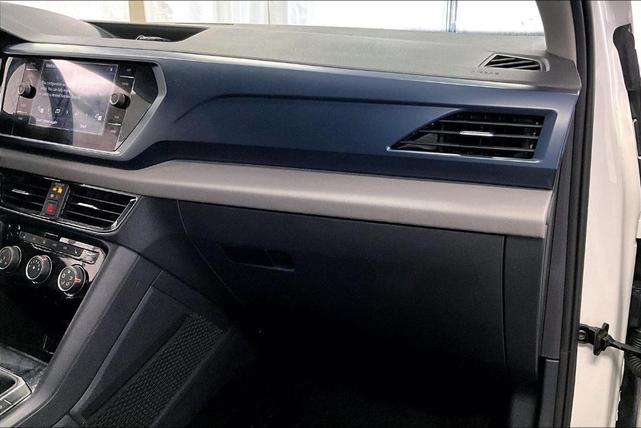 Photo of 2023 Pure White Volkswagen Taos