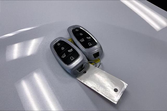 Photo of 2022 Quartz White Hyundai SANTA FE