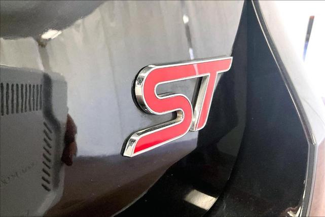 Photo of 2022 Agate Black Metallic Ford Explorer