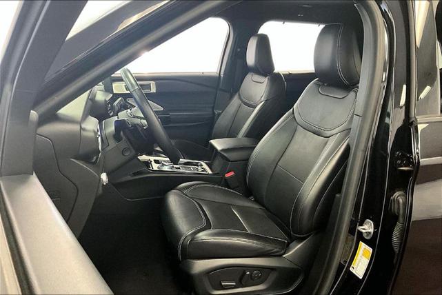 Photo of 2022 Agate Black Metallic Ford Explorer
