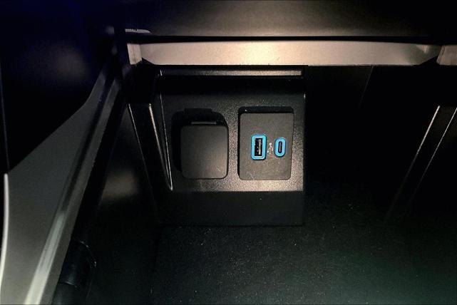 Photo of 2022 Agate Black Metallic Ford Explorer
