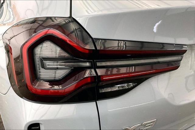 Photo of 2022 Gray Metallic BMW X3