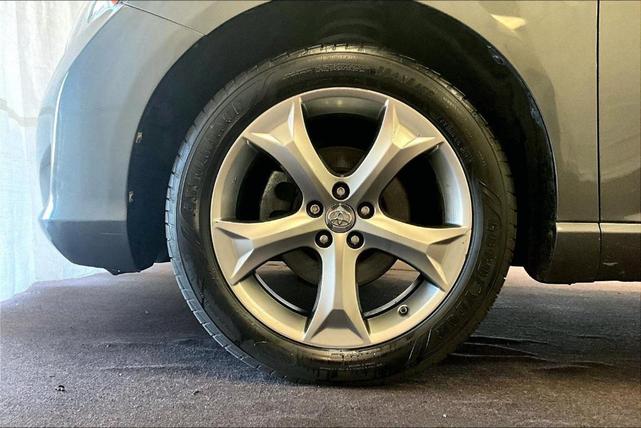 Photo of 2015 Magnetic Gray Metallic Toyota Venza