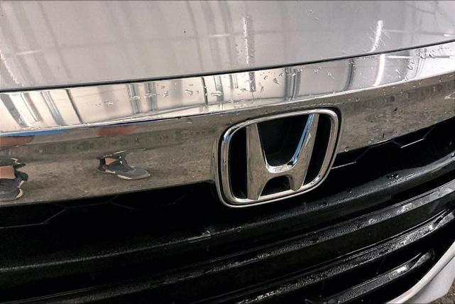 Photo of 2018 Lunar Silver Metallic Honda Accord