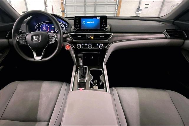 Photo of 2018 Lunar Silver Metallic Honda Accord