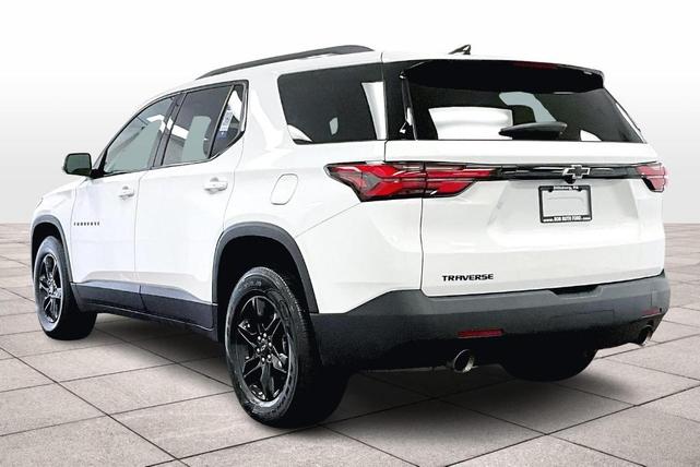 Photo of 2023 Summit White Chevrolet Traverse