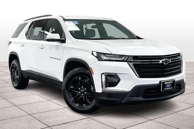 Photo of 2023 Summit White Chevrolet Traverse