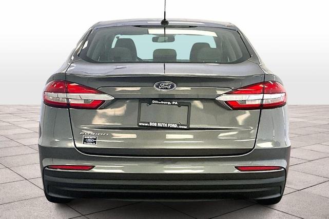 Photo of 2019 Magnetic Metallic Ford Fusion