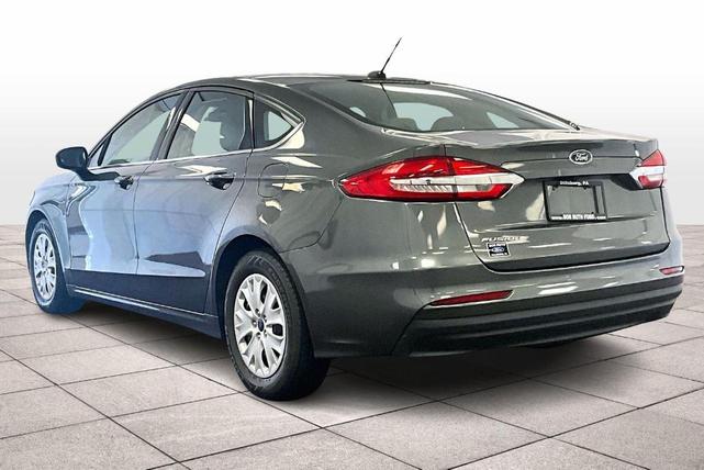 Photo of 2019 Magnetic Metallic Ford Fusion