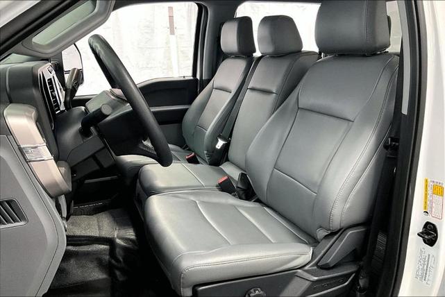 Photo of 2023 Oxford White Ford F-250