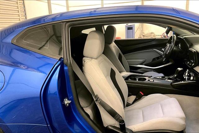 Photo of 2018 Hyper Blue Metallic Chevrolet Camaro