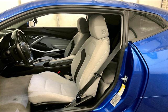 Photo of 2018 Hyper Blue Metallic Chevrolet Camaro