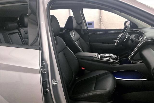 Photo of 2024 Shimmering Silver Hyundai TUCSON Hybrid