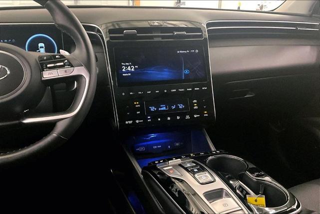 Photo of 2024 Shimmering Silver Hyundai TUCSON Hybrid