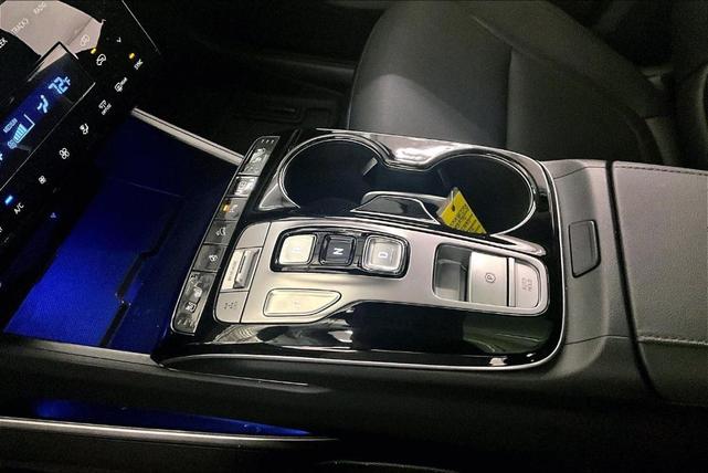 Photo of 2024 Shimmering Silver Hyundai TUCSON Hybrid