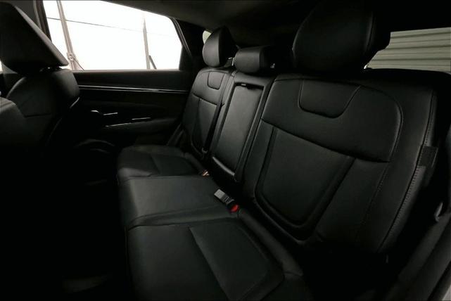 Photo of 2024 Shimmering Silver Hyundai TUCSON Hybrid