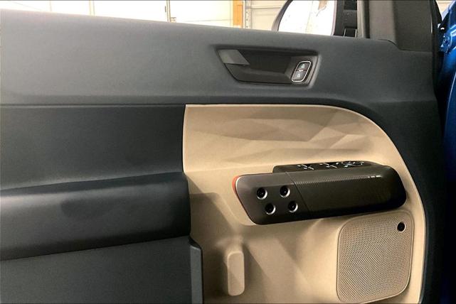 Photo of 2025 Blue Ford Maverick