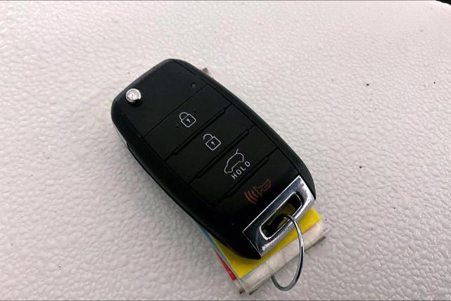 Photo of 2016 Clear White Kia Soul