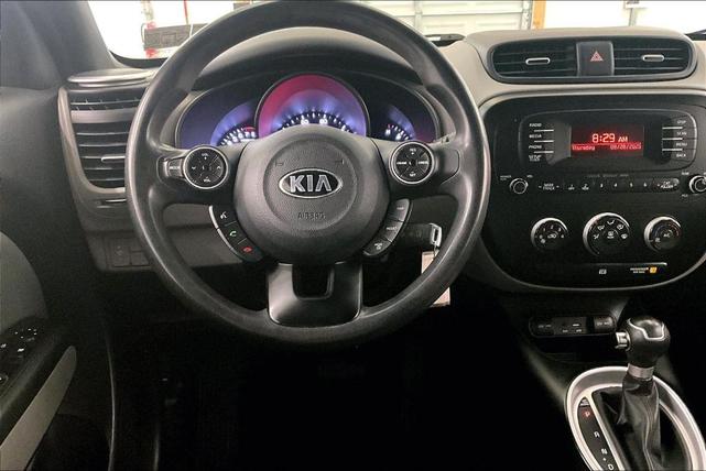 Photo of 2016 Clear White Kia Soul