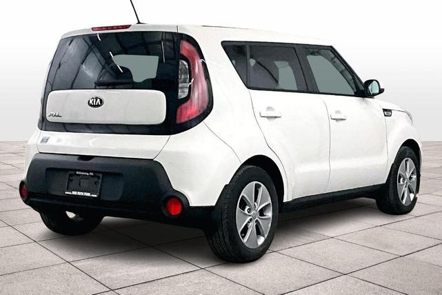 Photo of 2016 Clear White Kia Soul
