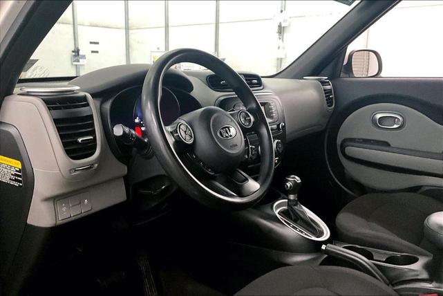 Photo of 2016 Clear White Kia Soul