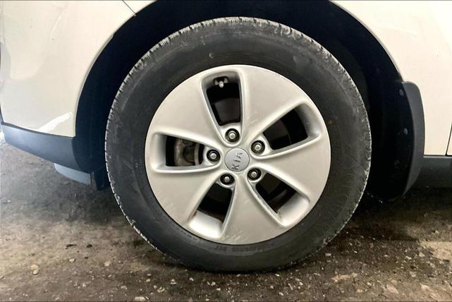 Photo of 2016 Clear White Kia Soul