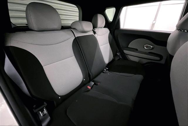 Photo of 2016 Clear White Kia Soul