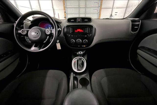 Photo of 2016 Clear White Kia Soul