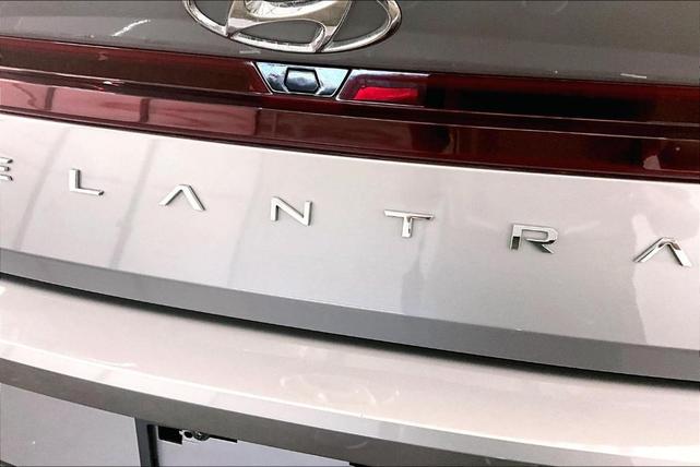 Photo of 2023 Metal Hyundai ELANTRA